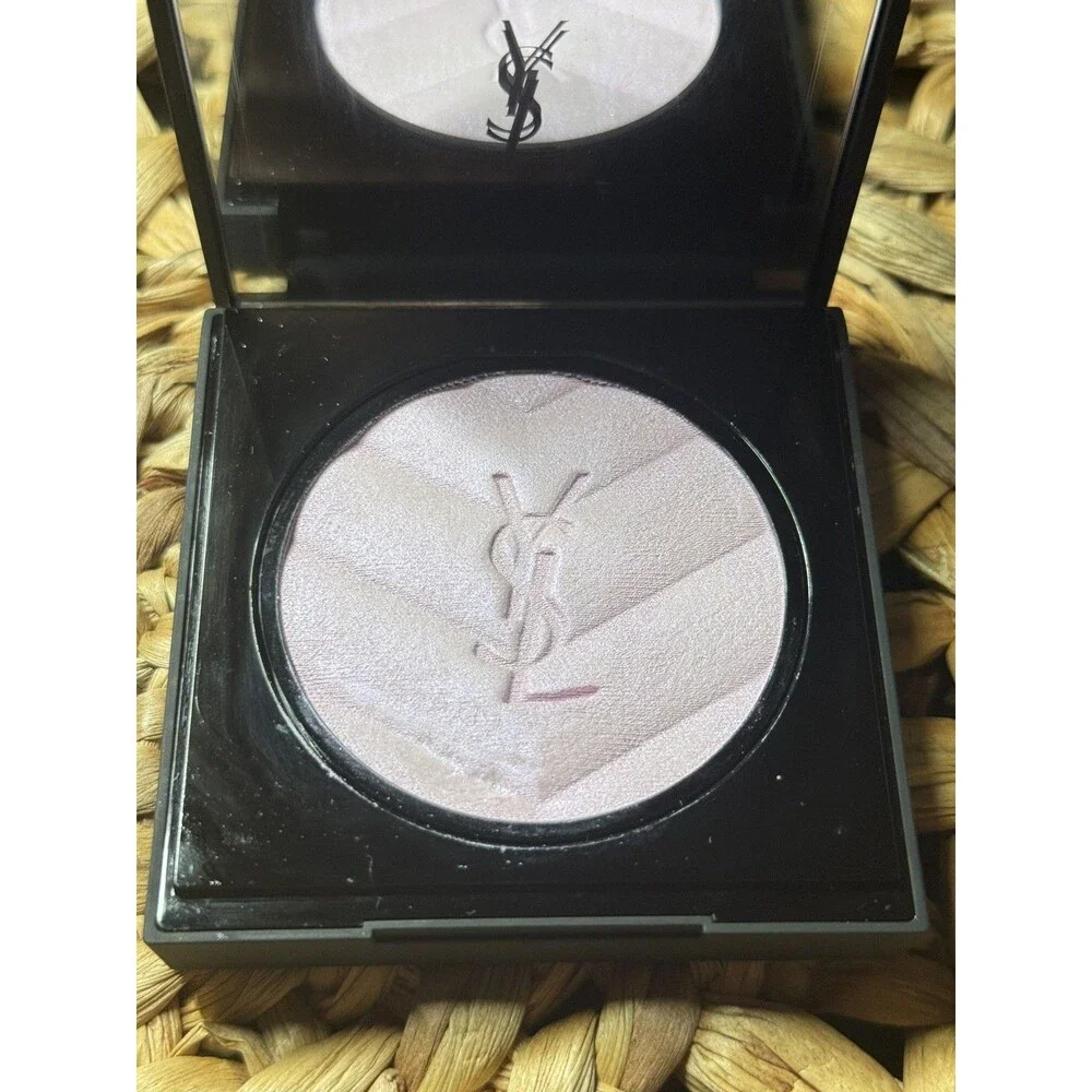YSL All Hours Hyper Luminize Highlighting Powder Lavender/NEw